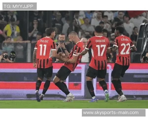 国王杯曼联逆转AC米兰神扑成焦点争议判罚引发热议